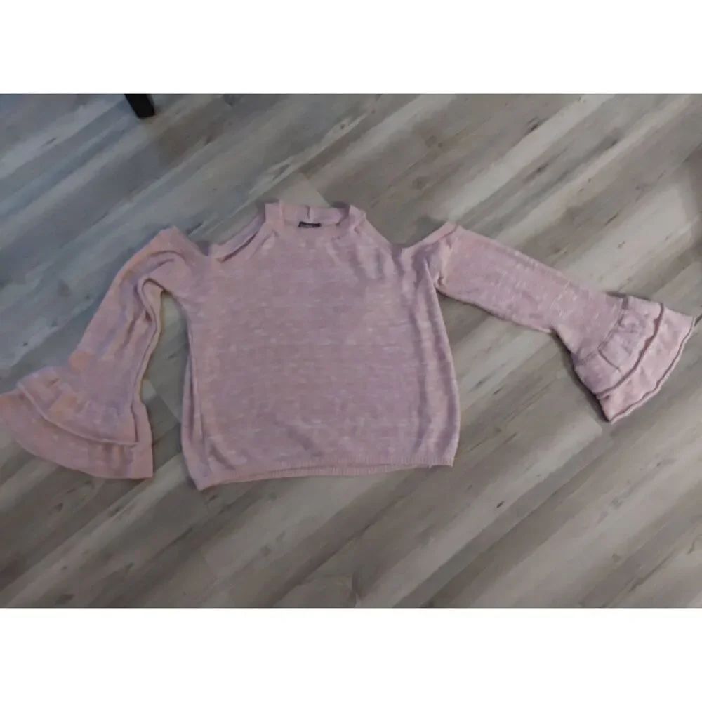 EXPRESS Sweet Peach Scoop Neck Cold Shoulder & Double Ruffled Sleeves Sweater L